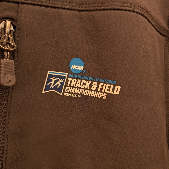 NWT Fossa Sequoia Full Zip w/ NCAA branding - Picture 2 of 3